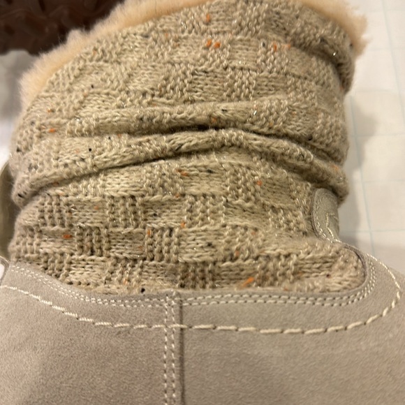 Virginia Winter White Bearpaw Boots Size 9 - Picture 9 of 10